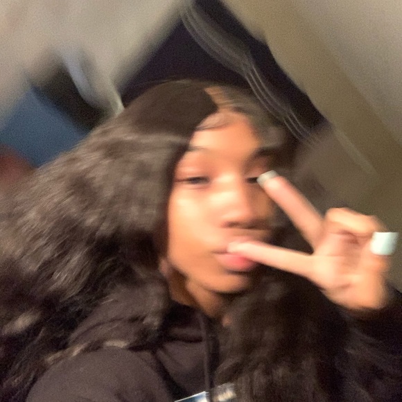 Poshmark profile picture for @twns